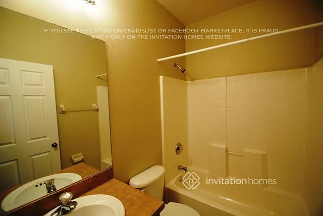 1310 Buffing Cir SE — Photo 8