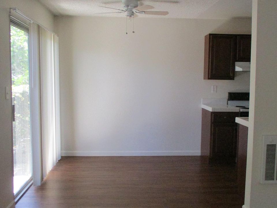 2nd image of 2114 Thomas Ave APT 3