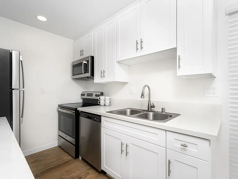 Antone Apartments — Photo 54