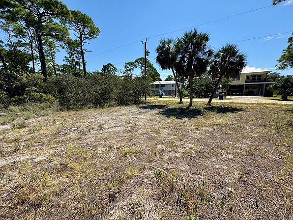 5th image of 989 W Bay Shore Dr
