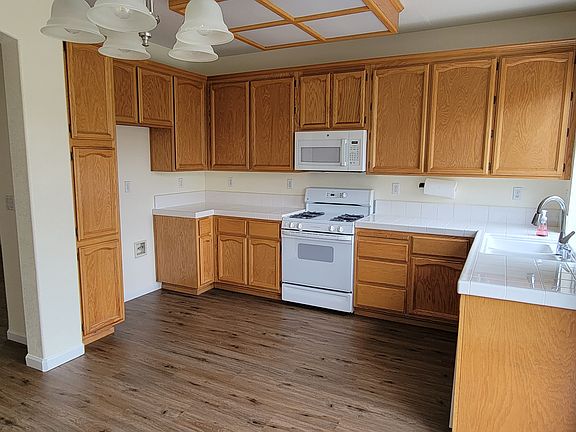 4th image of 1608 Corbridge Dr