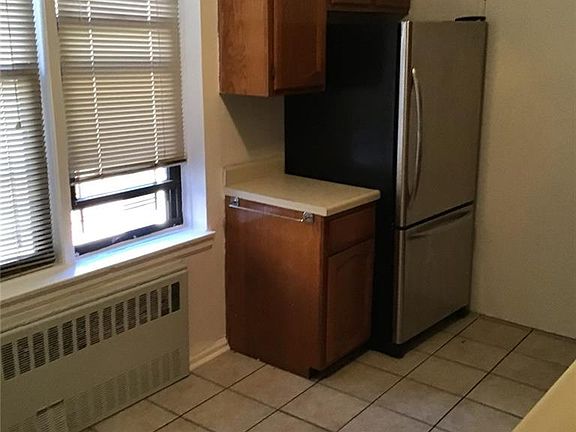 5th image of 2244 Bronx Park E APT 6F