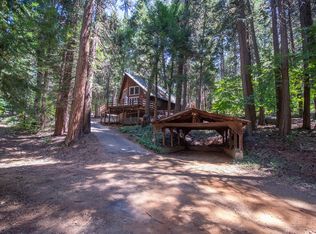 5590 Robinhood Ln, Pollock Pines, CA 95726
