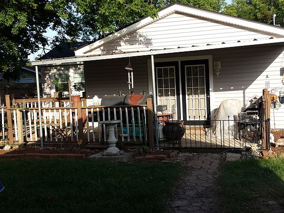 2nd image of 1912 Avenue E
