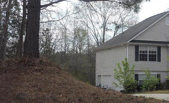 2nd image of 305 Ashley Woods Dr