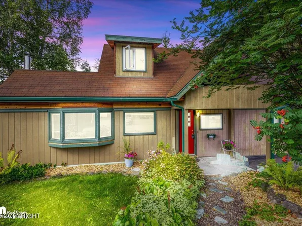 1518 Valarian St, Anchorage, AK 99508