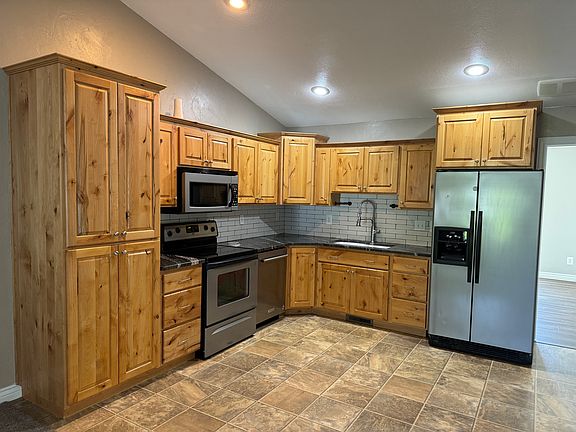 4th image of 3055 1st St