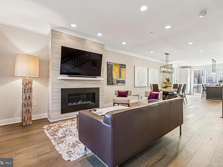 10340 Grosvenor Pl — Photo 17