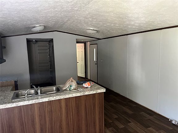 2nd image of 319 Shannandoah Dr
