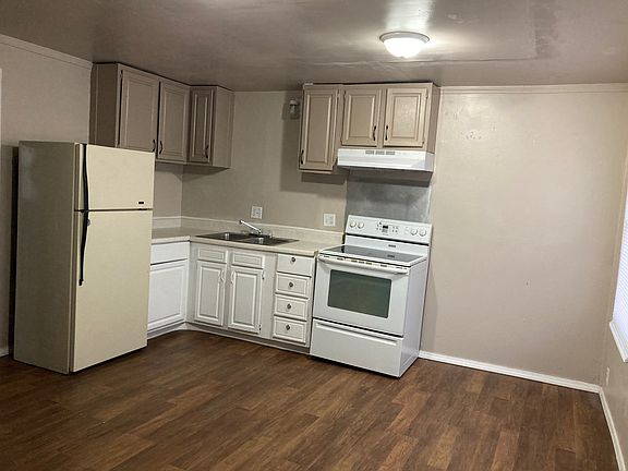 2nd image of 137 Loraine Dr #301