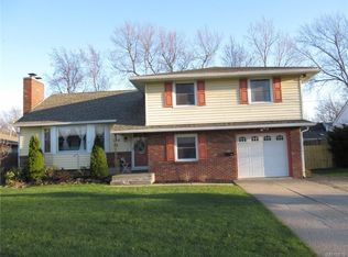 214 Hennepin Rd, Grand Island, NY 14072