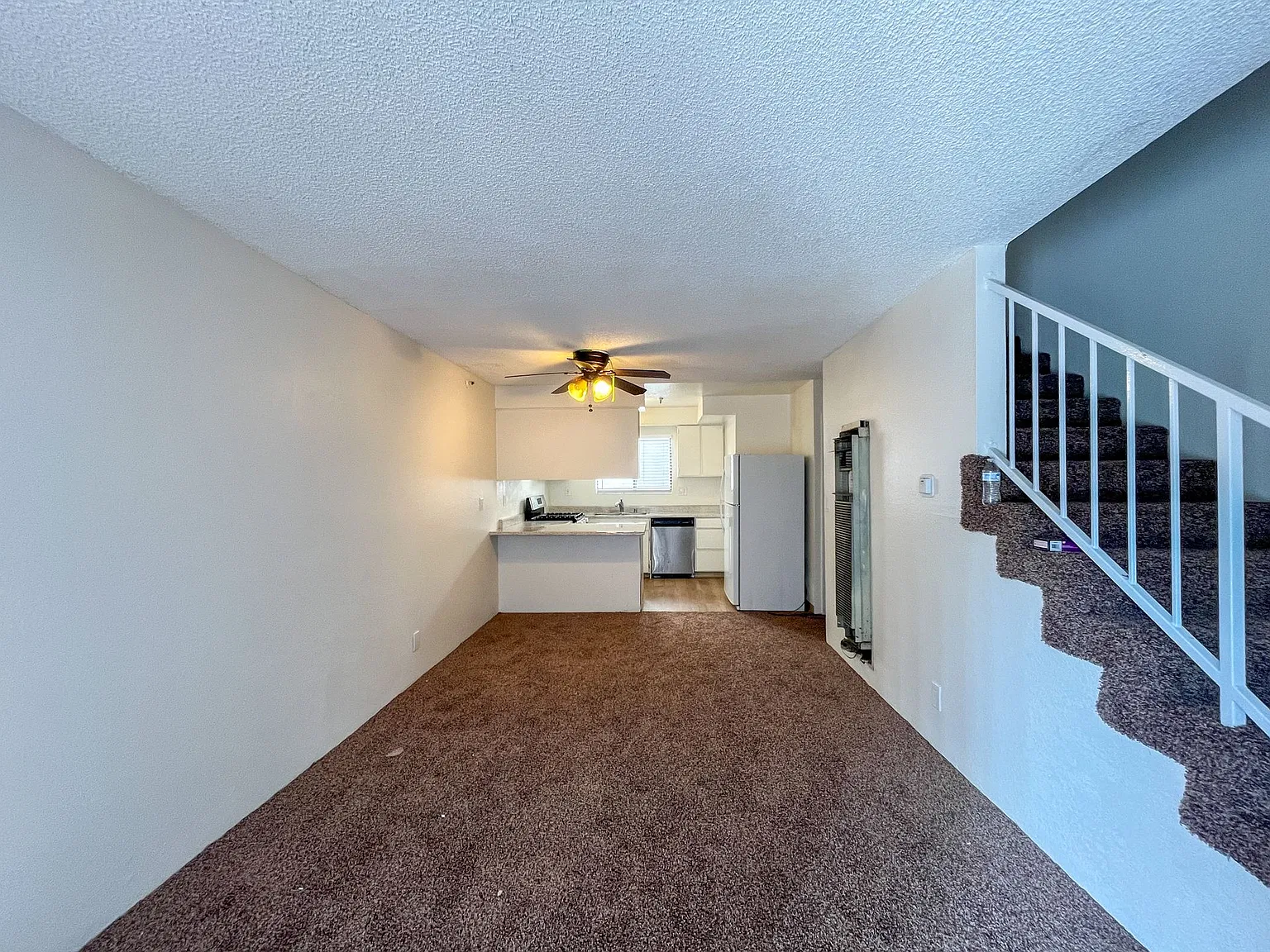12909 Cordary Ave — Photo 4