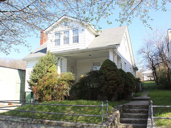 2nd image of 16615 Broad St