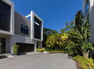 241 Cosmopolitan Ct, Sarasota, FL 34236