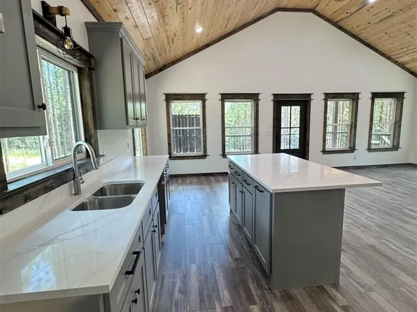 1275 Dawn View Way, Broken Bow, OK 74728