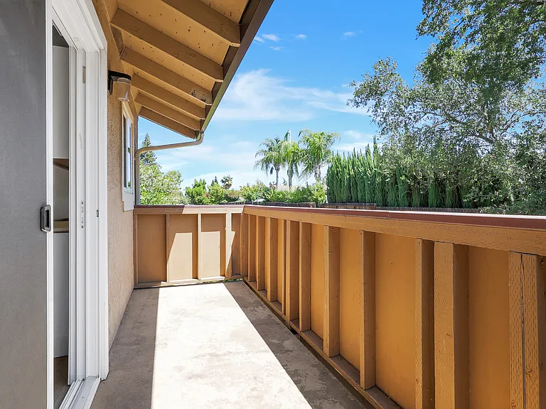 2x2- Balcony * If the unit is upstairs*