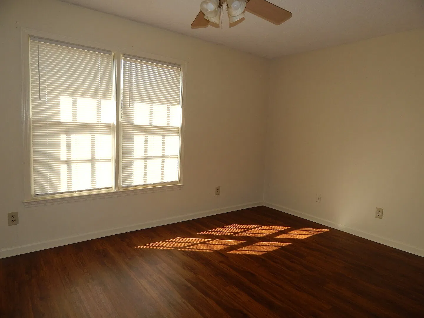 738 Coventry Lane - A — Photo 2