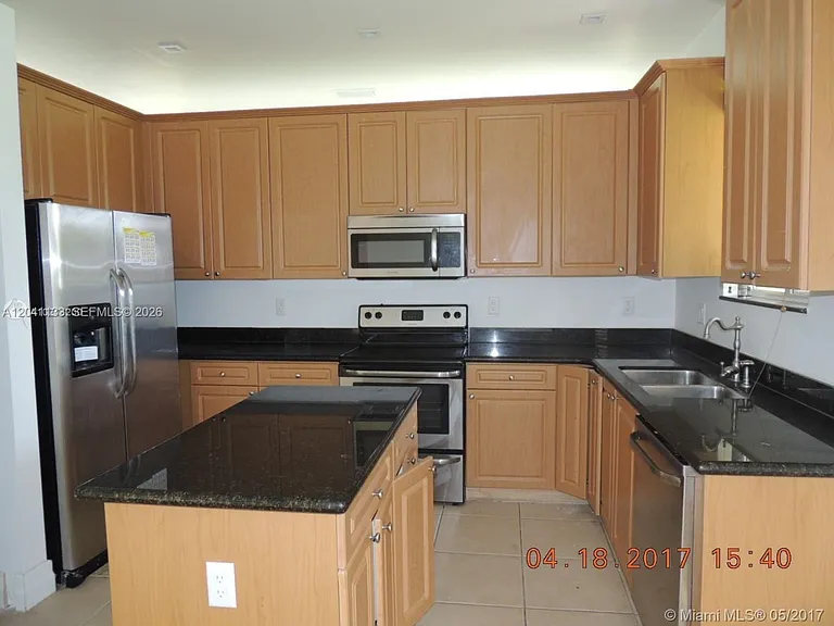 1926 SE 23rd Ct #1926 — Photo 3