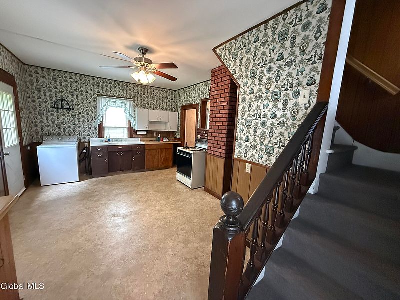 3rd image of 37 Haskell Avenue