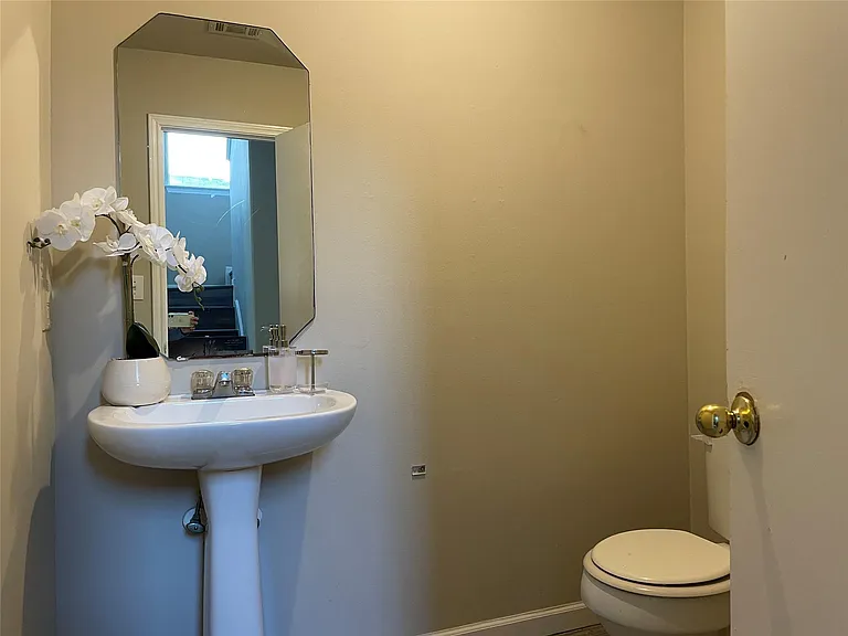 6614 Amberfield Ln — Photo 17