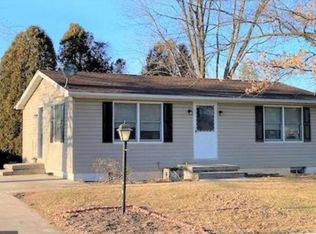 13 Birch Ln, New Oxford, PA 17350