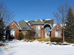 23548 Spy Glass Hl N, South Lyon, MI 48178