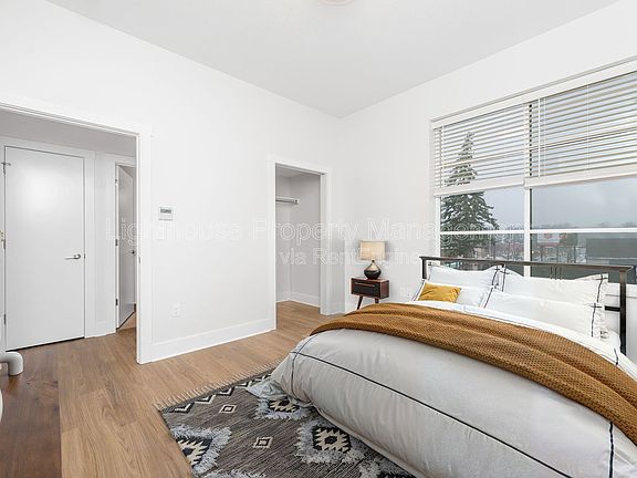 5th image of 640 Eastern Ave SE #3D