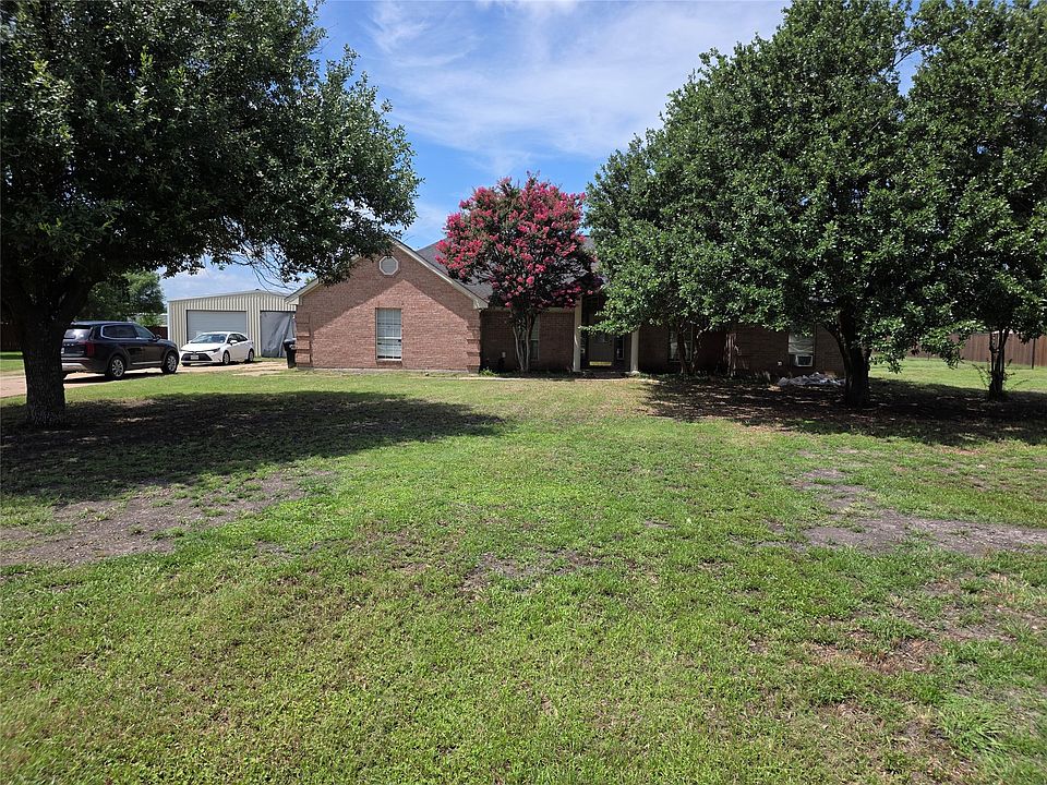 1st image of 610 Cross Fence Dr