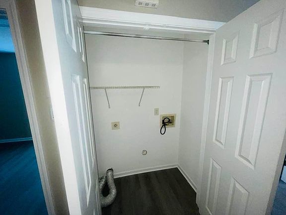5th image of 3404 Delancy St #B