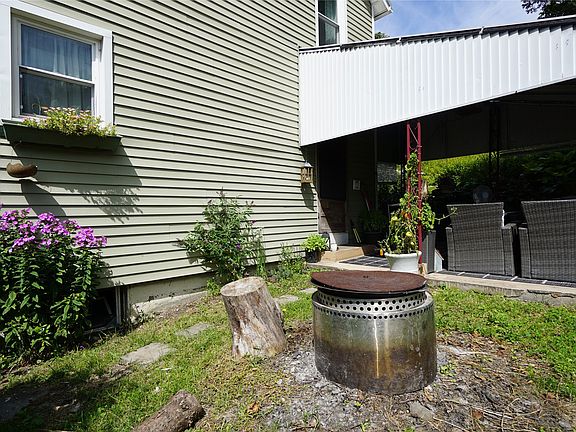 5th image of 2797 Hickory St