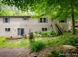 13650 Oberley Dr, Lowell, MI 49331