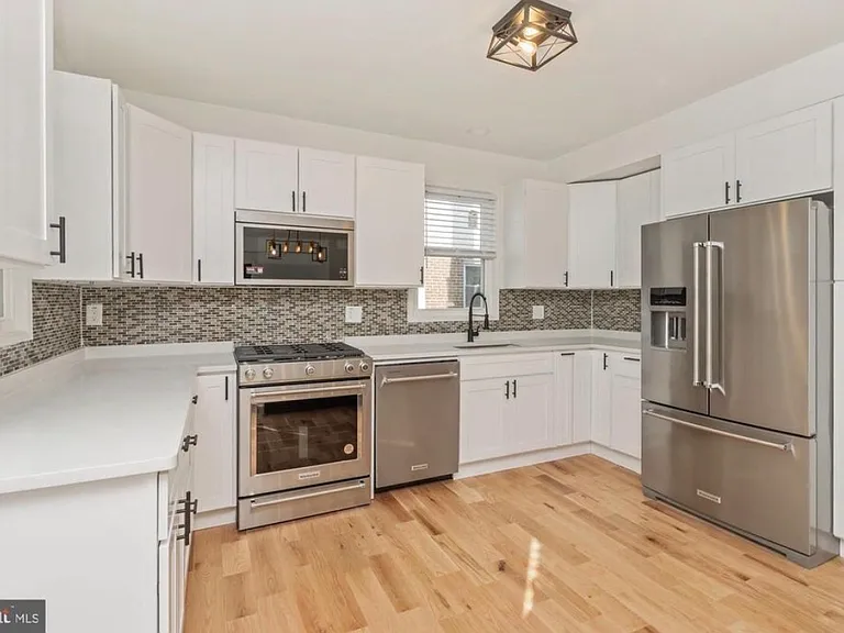 602 S Hammonds Ferry Rd — Photo 6