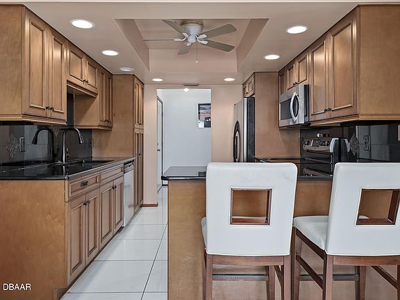 4th image of 1423 Dexter Dr N