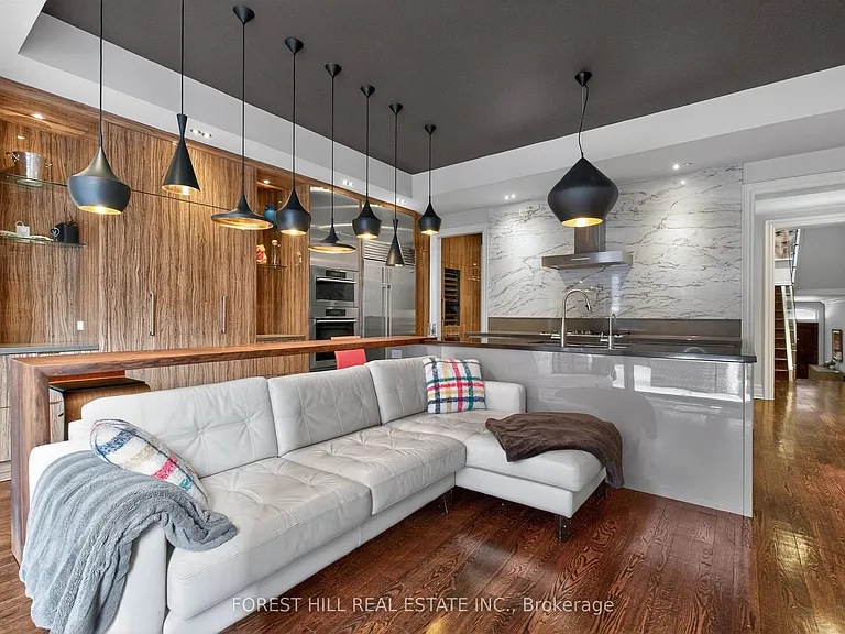29 Webster Ave — Photo 10