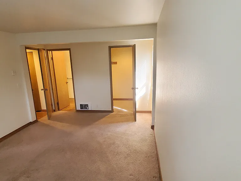 Meridian Place — Photo 46