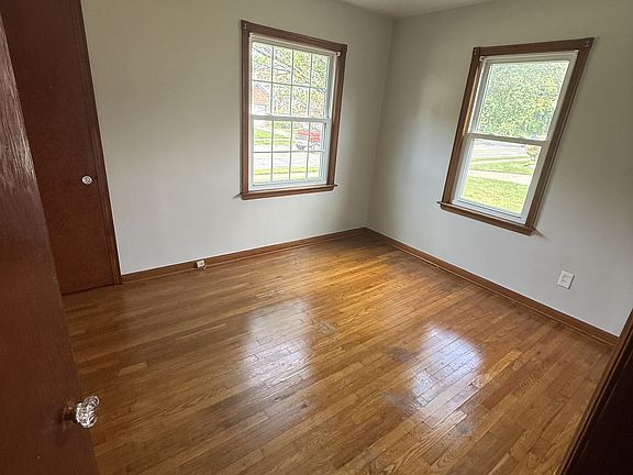 3rd image of 1115 Villaview Rd