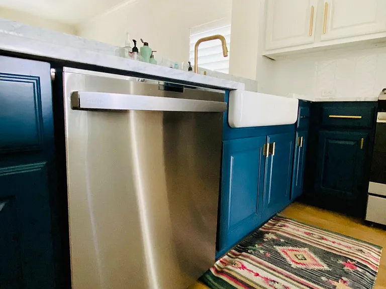 Farmhouse sink and upgraded appliances