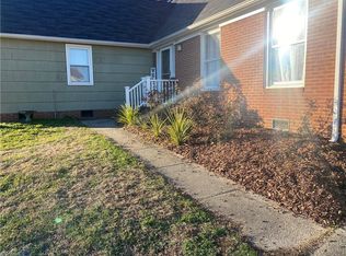 2015 Briarcliff Dr, High Point, NC 27265