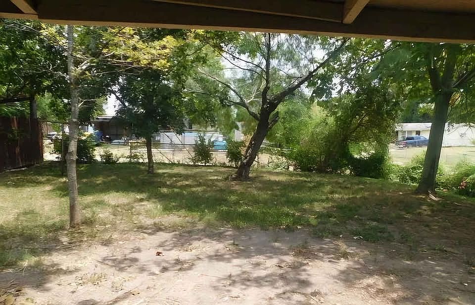 1st image of 130 Eastwood Dr