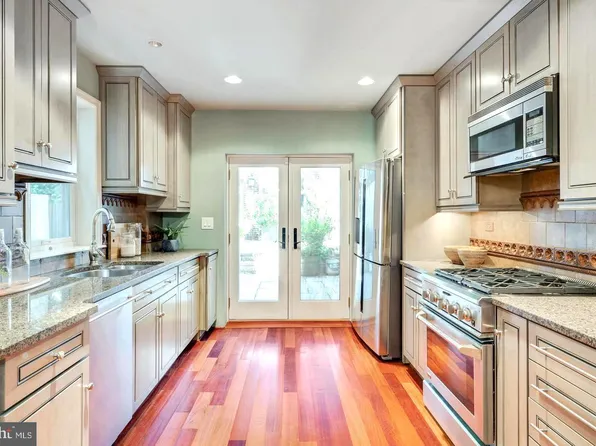 2419 Fairmount Ave, Philadelphia, PA 19130