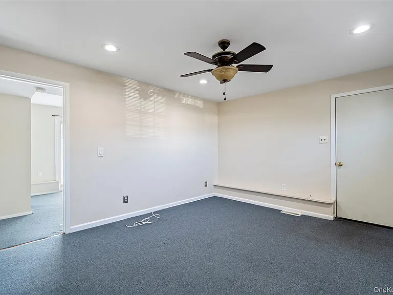 445 S Wellwood Ave — Photo 6