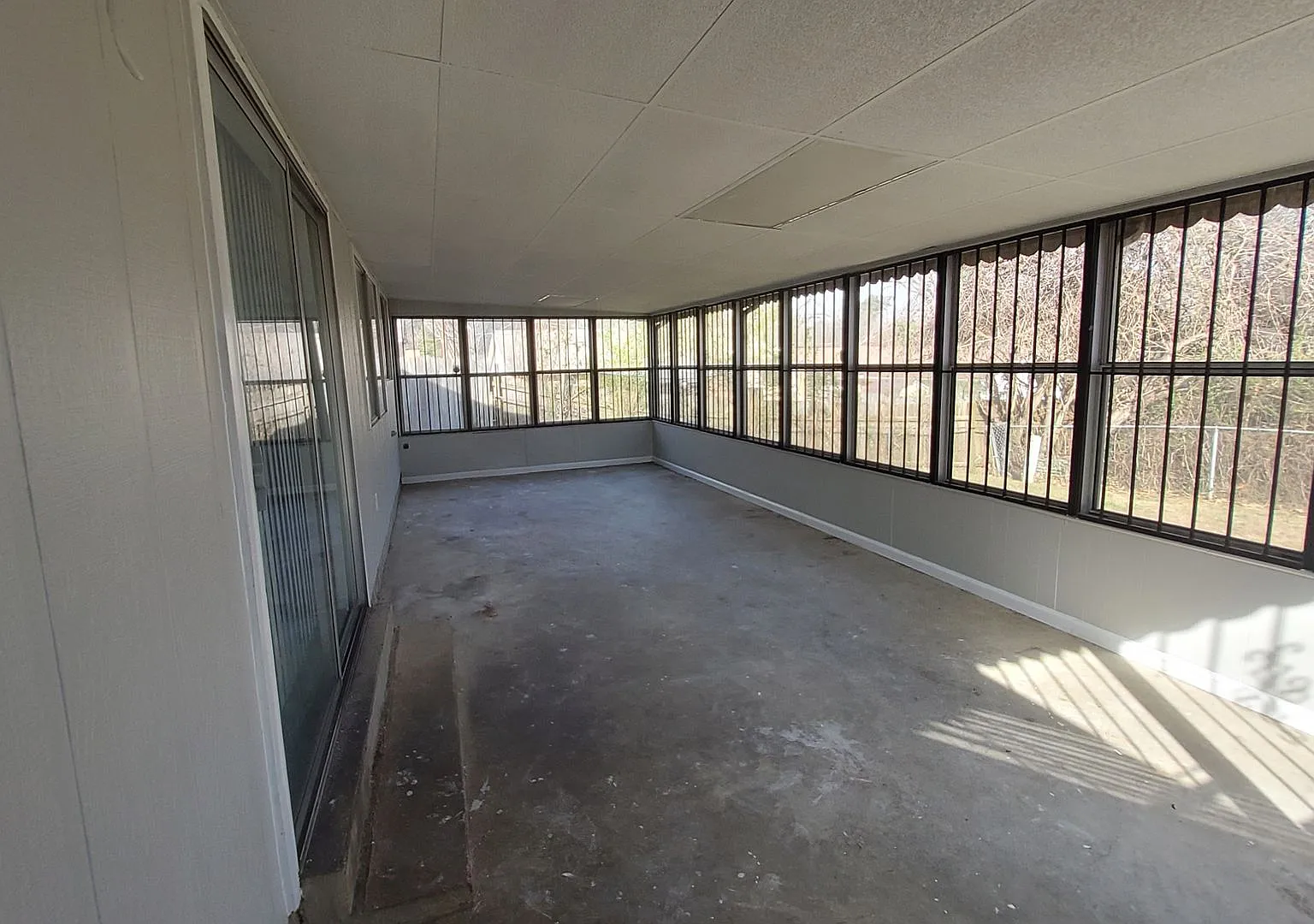 Welcome to 3760 Saint Elmo Ave! — Photo 3