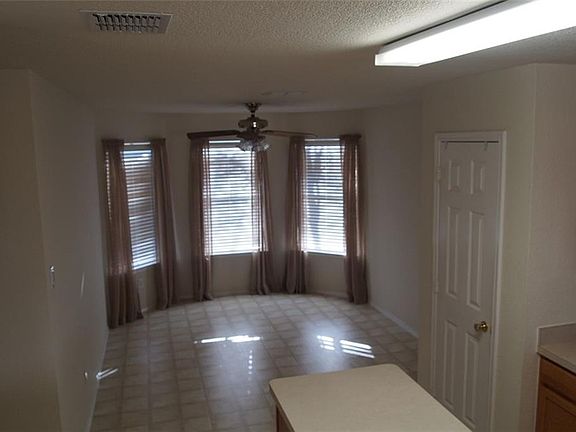 2nd image of 2833 Mesa Valley Dr