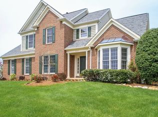 8317 Greentree Manor Ln, Fairfax Station, VA 22039
