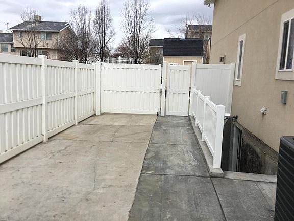 Side entrance with Parking