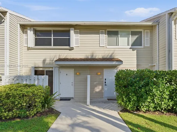 2709 NE 15th St, Pompano Beach, FL 33062