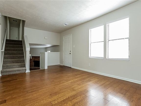 3rd image of 3352 Herrenhut Rd