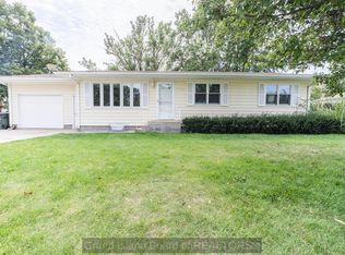 1015 E Phoenix Ave, Grand Island, NE 68801
