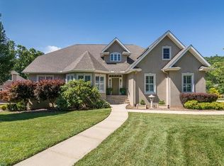 130 Bowenterra Dr, Hendersonville, NC 28791