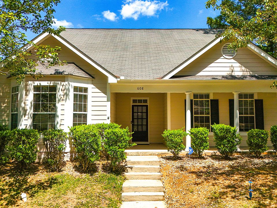 1st image of 608 Brookwater Dr